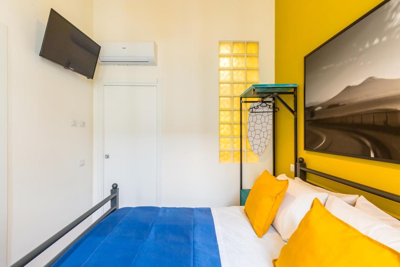 Central Station Apartments & Suites Naples Luaran gambar